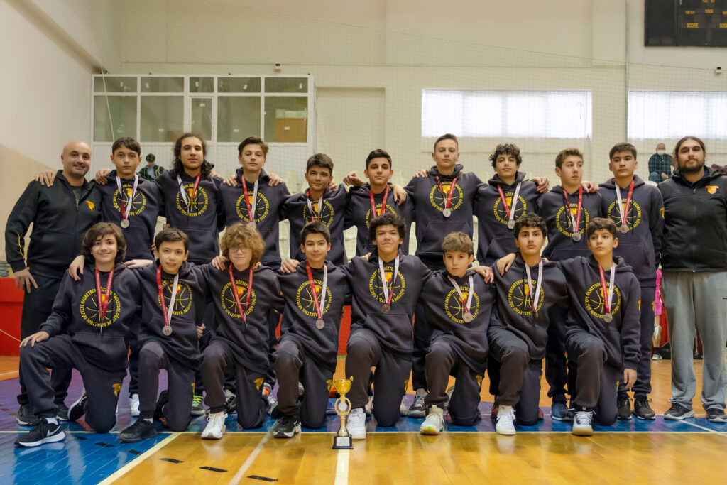 U-14 Erkek Üst Klasman Ligi: Kupa ve Madalyalarımızı Aldık