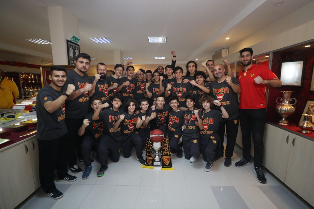 U-14 Erkek Basketbol Takımımız Türkiye İkincisi Oldu